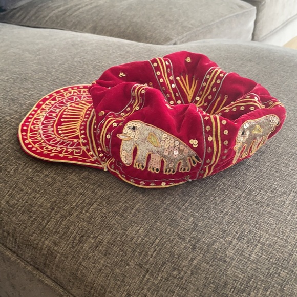 Arnhem Velvet Hat - Picture 3 of 4